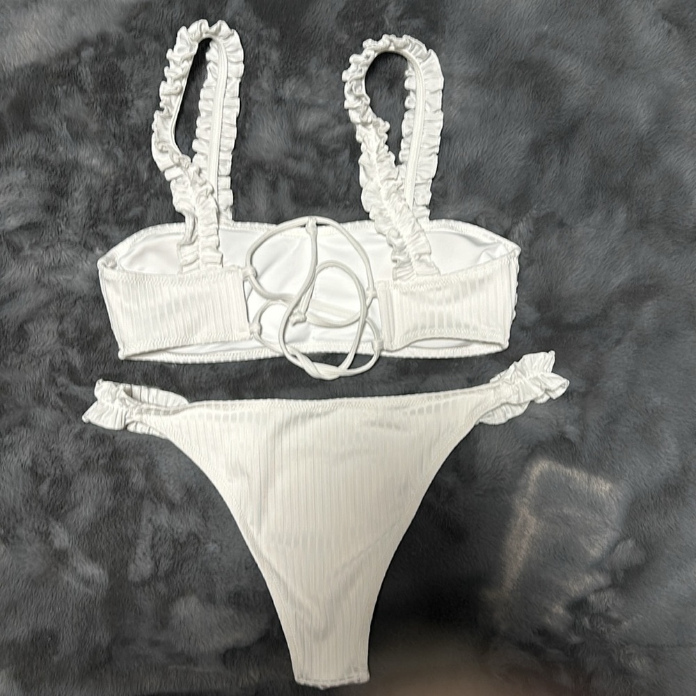 White bikini - Picture 2 of 2